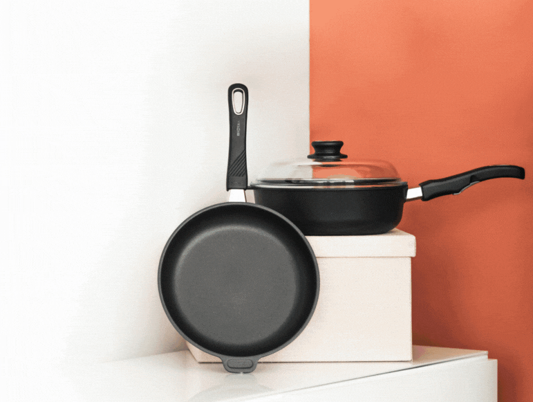 Batterie de cuisine haut de gamme poele et sauteuse gastrolux remise